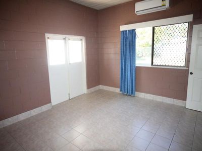 6 Holliman Street,, Queenton