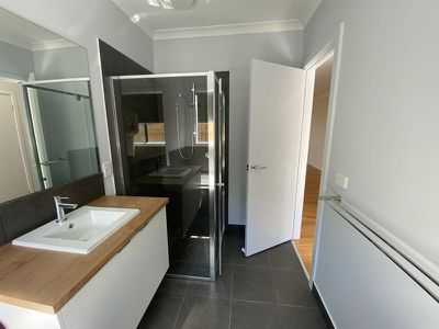 4 Shrubs Road, Mambourin