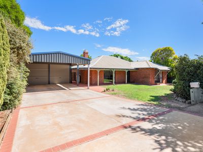 7 De Bernales Street, Hannans