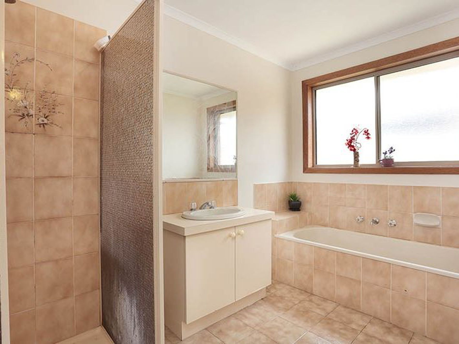 2 / 123 Parramatta Road, Werribee