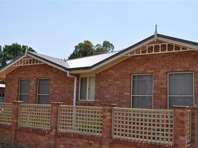 1 / 51 Johnson Street, Forbes
