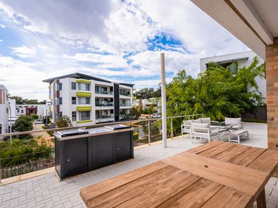 2 / 1 Stadium Drive, Floreat