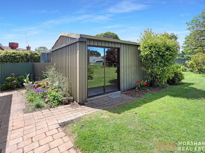 1 Hoskin Court, Horsham