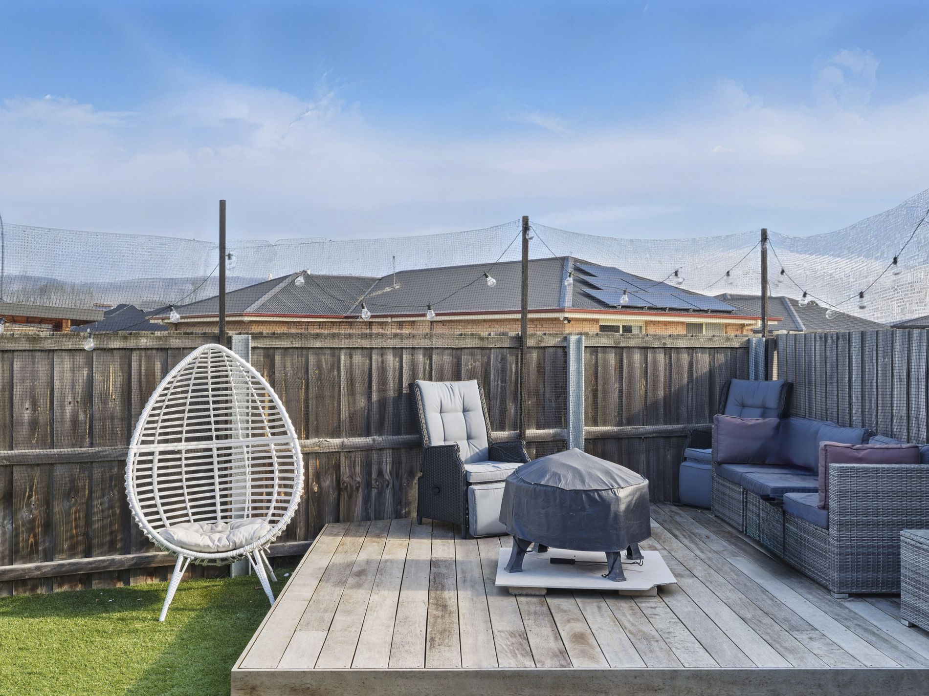 2 / 10 Curtain Court, Brighton