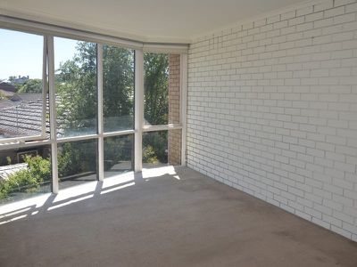 1 / 12 Balmoral Street, Essendon