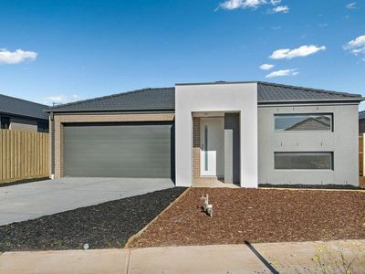 9 Cotton Field Way, Brookfield