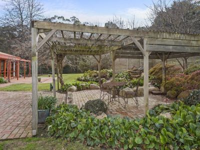 9 CLARKE STREET, Mount Macedon