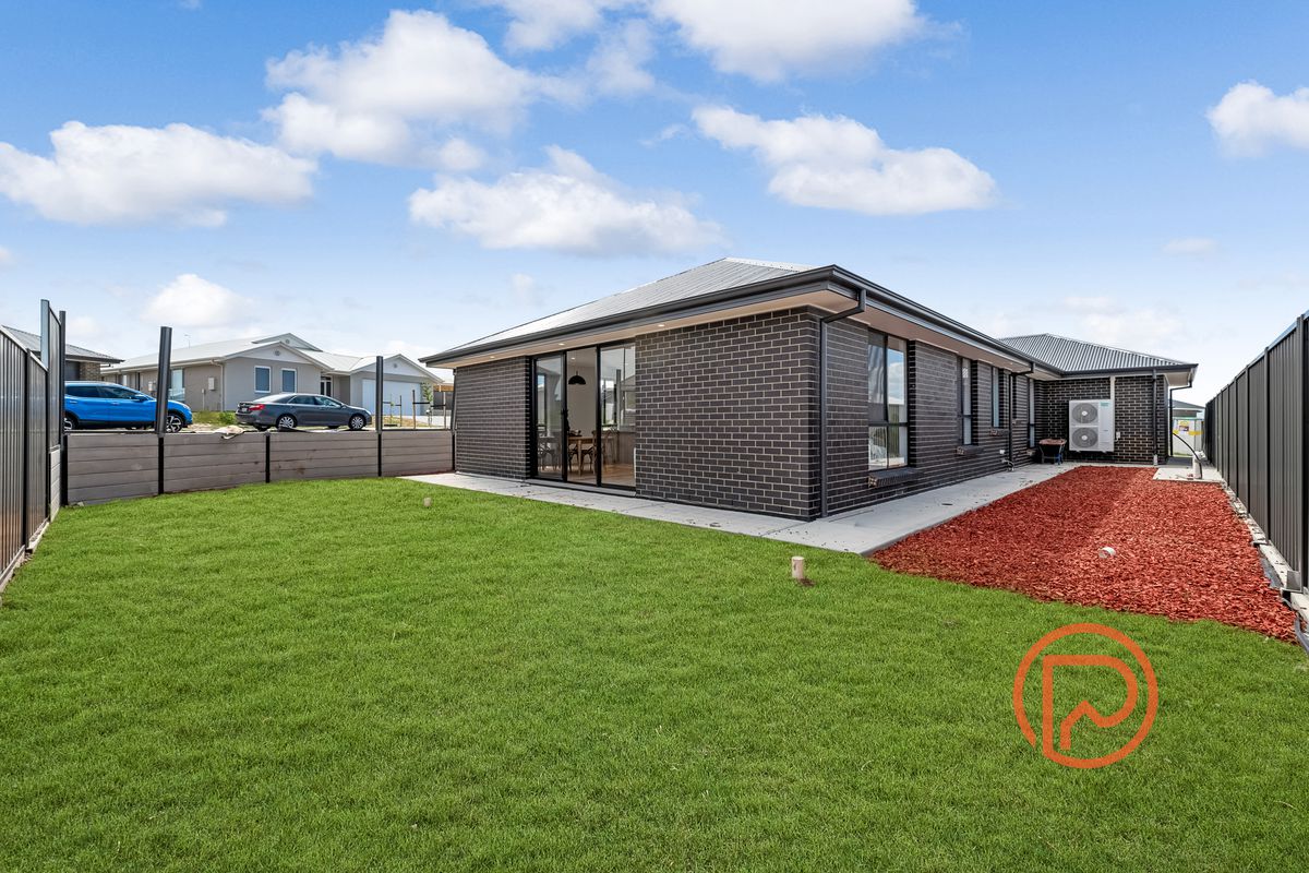 2 MINT DRIVE, Hayborough