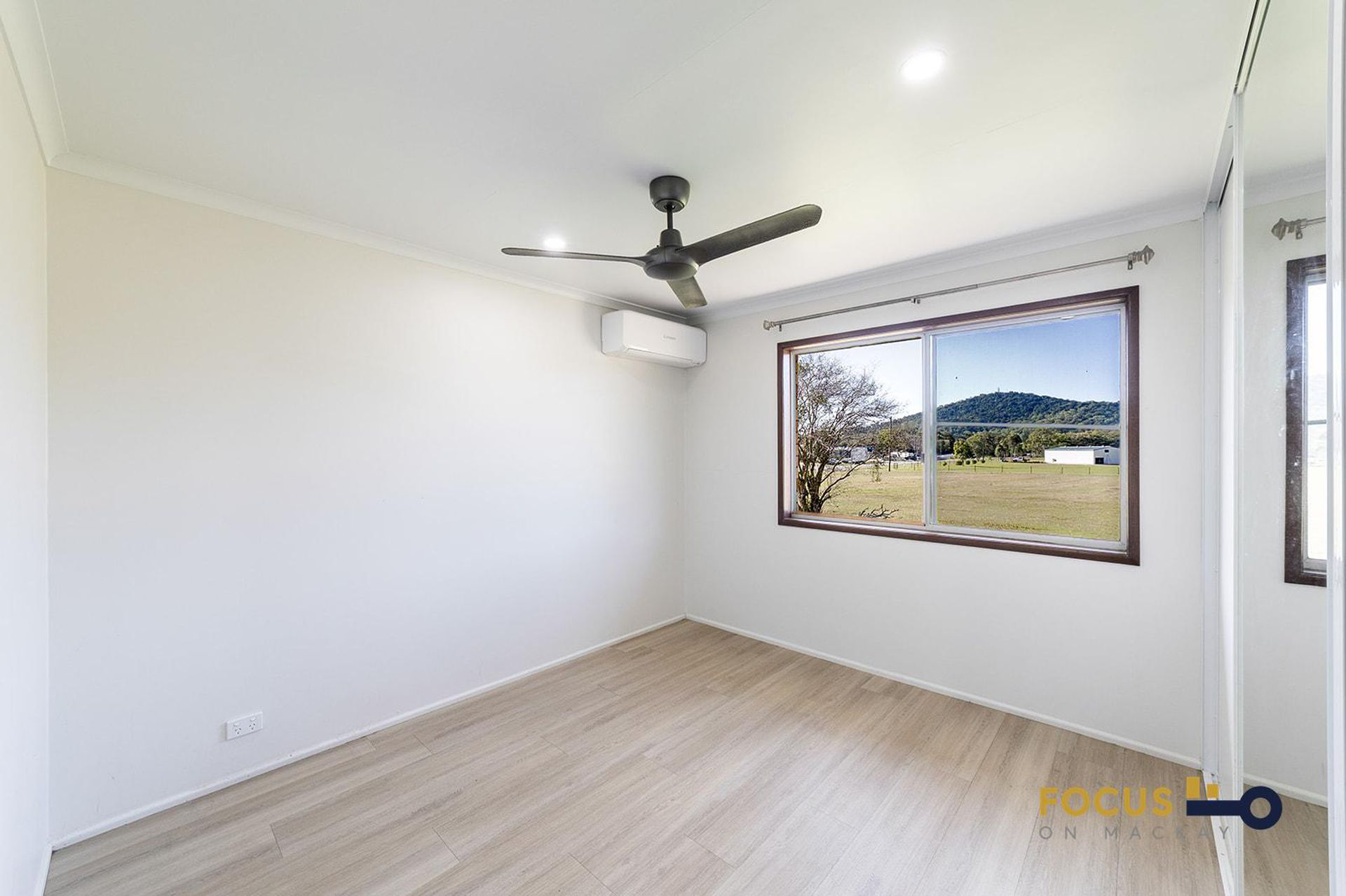 126 Beach Rd, Sarina