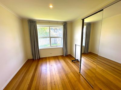 352 Service Rd, Watsonia