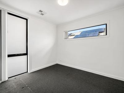 129 East Street, Brompton