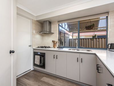 37 Bopeechee Way, Port Kennedy