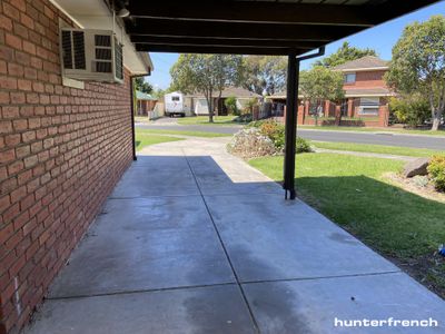 8 Hoddle Way, Altona Meadows