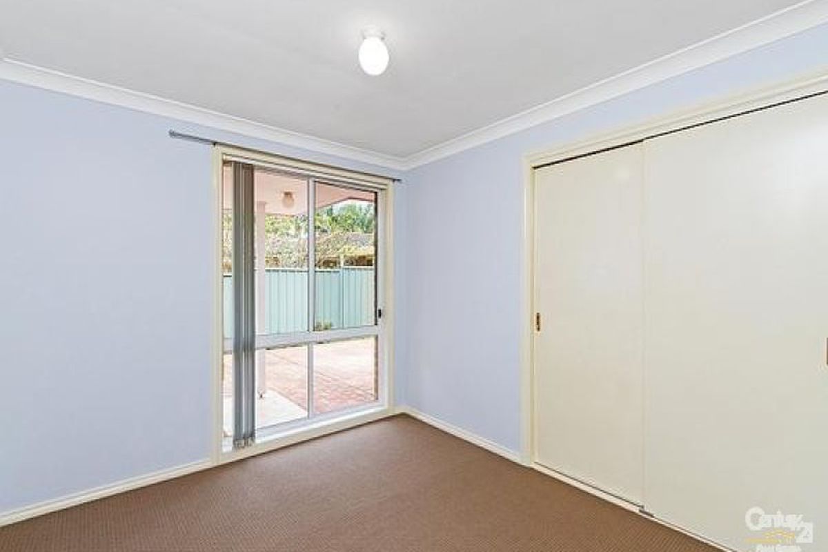 2 / 17 Gladys Manley Avenue, Kincumber