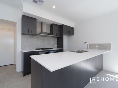 27 Meander Way, Treeby