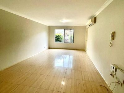 2 / 5 Fourth Avenue, Blacktown