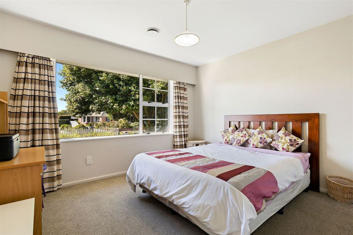 8 Dunstan Crescent, Hornby