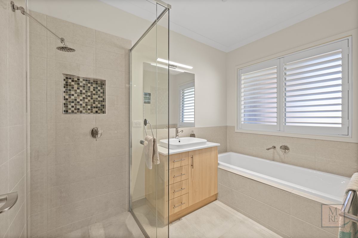 24 Lomandra Way, Mansfield