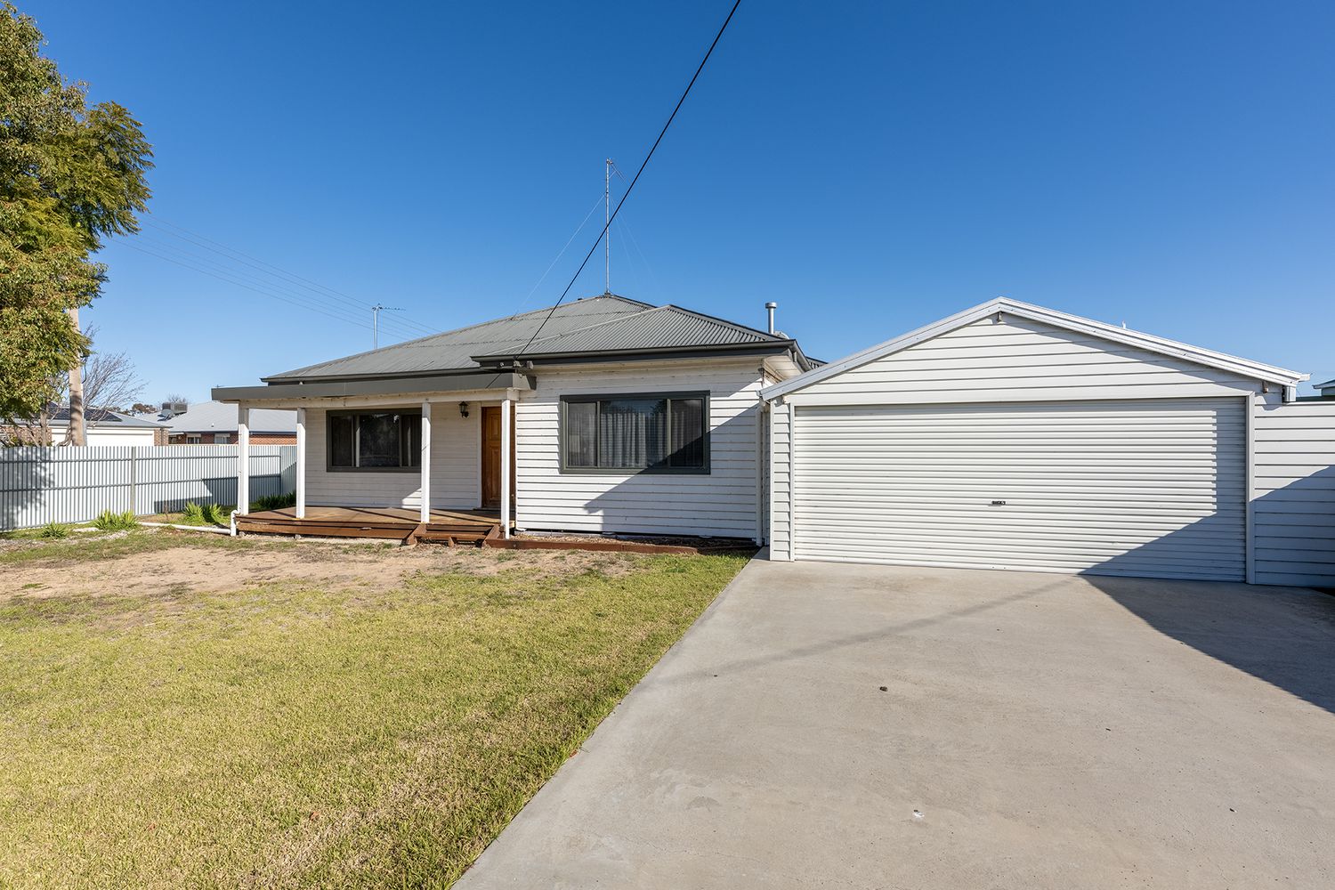33 Kalkee Rd, Horsham
