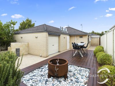 2 Alvarez Parkway, Tapping