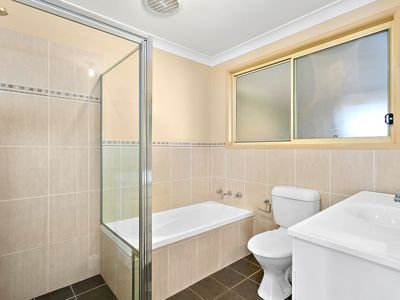 2 / 51 College Avenue, Blackbutt