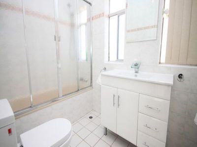 2 Gunyah Crescent, Roselands