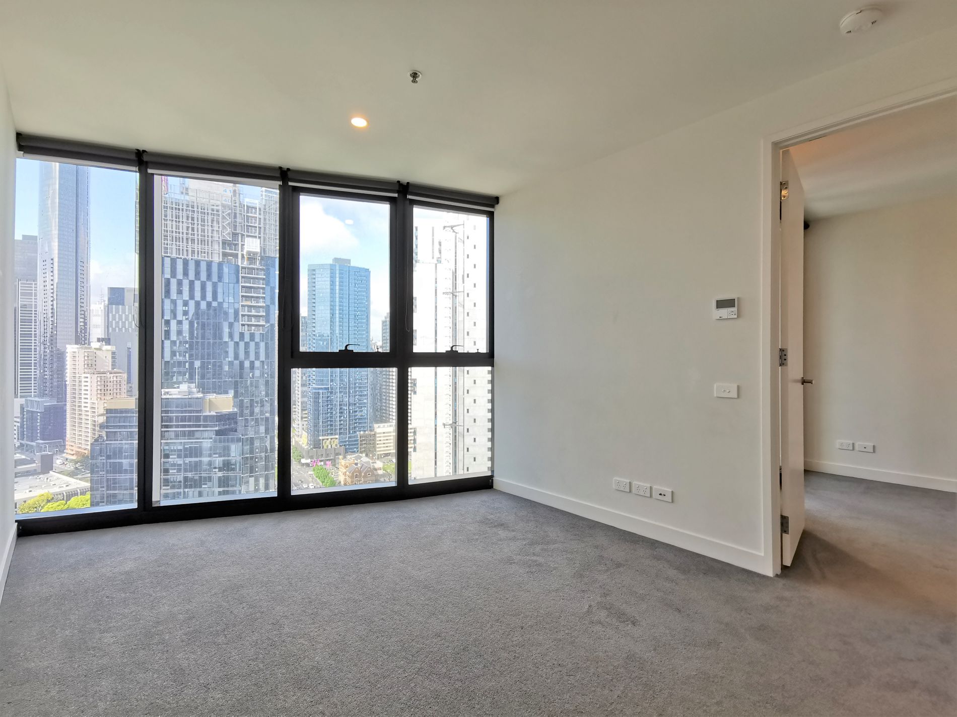 2409 / 105 Clarendon Street, Southbank