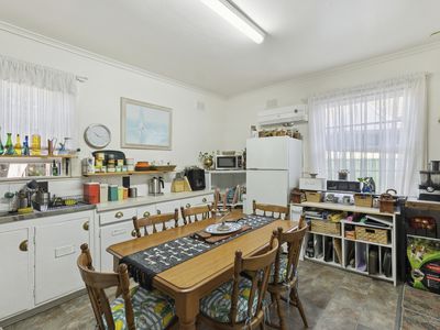 42 Anzac Ave, Seymour