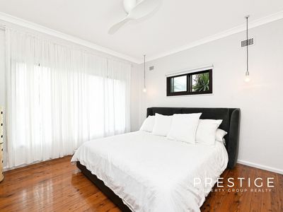 44 Highclere Avenue, Banksia