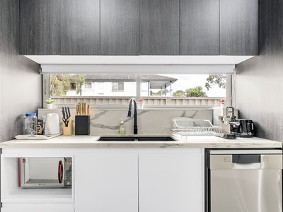 208 Stoney Creek Road, Beverly Hills