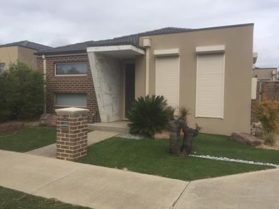 2 / 10 August Street, Werribee