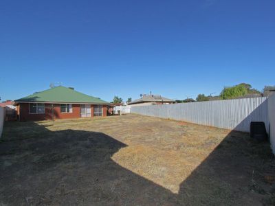 4 McGillivray Crescent, Somerville