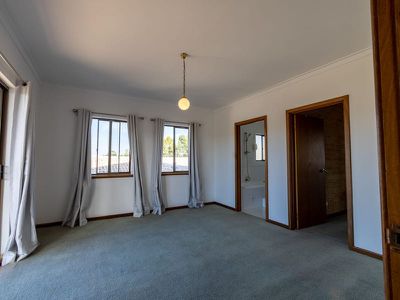 25 Liverpool Street , Shoalwater