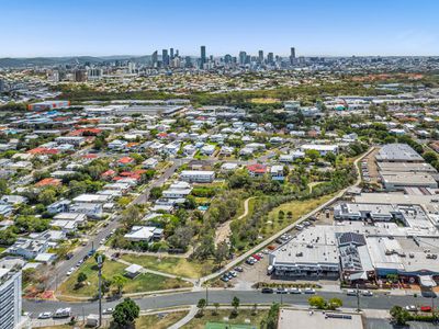 2 / 61 Holdsworth Street, Coorparoo