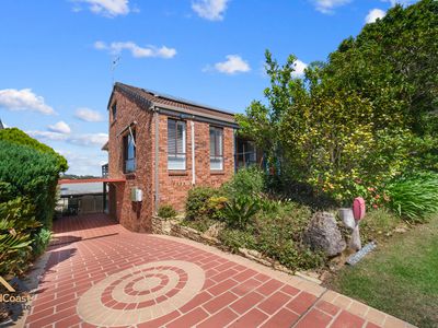 35 Hope Street, Red Head