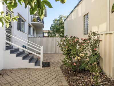 33 Robert Street, Como