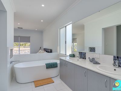 33 Summerhome Parade, Yanchep