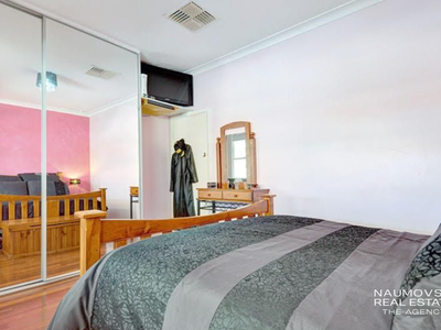 32 Eastdene Circle, Nollamara