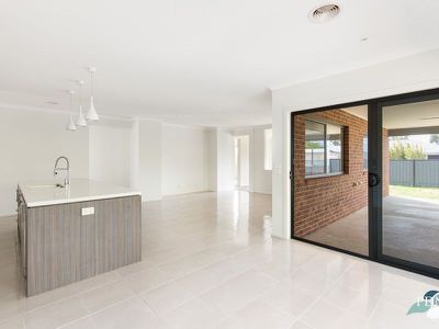 2 Loma Court, Tarneit