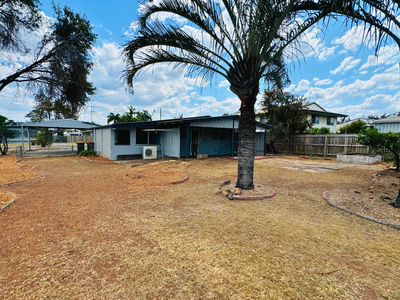 6 Mackay Street, Moranbah