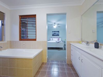 5 Brush Box Place, Wakerley