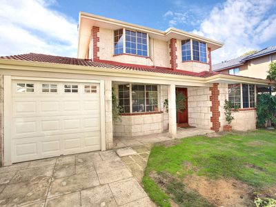 32 Central Avenue, Ardross