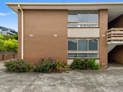 1 / 55 Cowper Street, Footscray