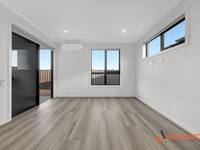 4 Canary View, Beveridge