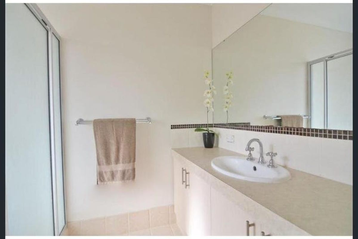 9 Woodside Loop, Beckenham