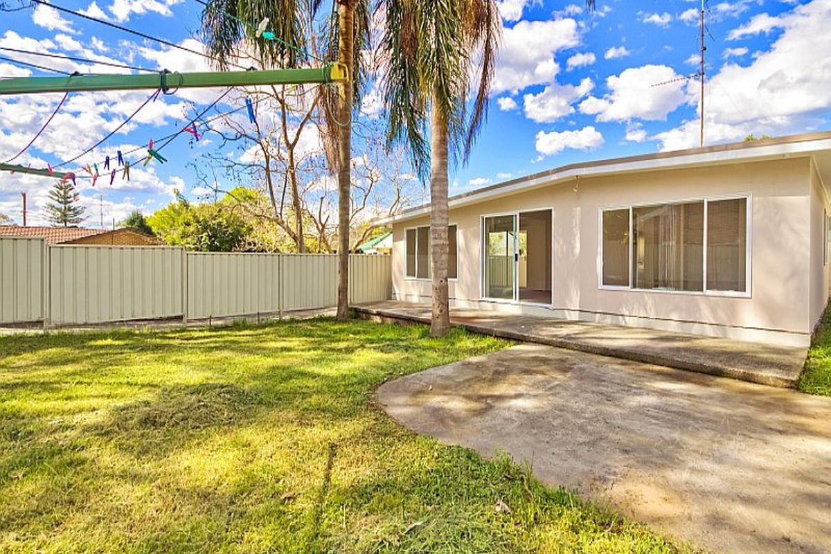 11 Lisarow Street, Lisarow