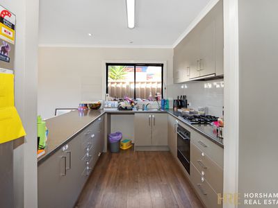 5 Matthews Court, Horsham