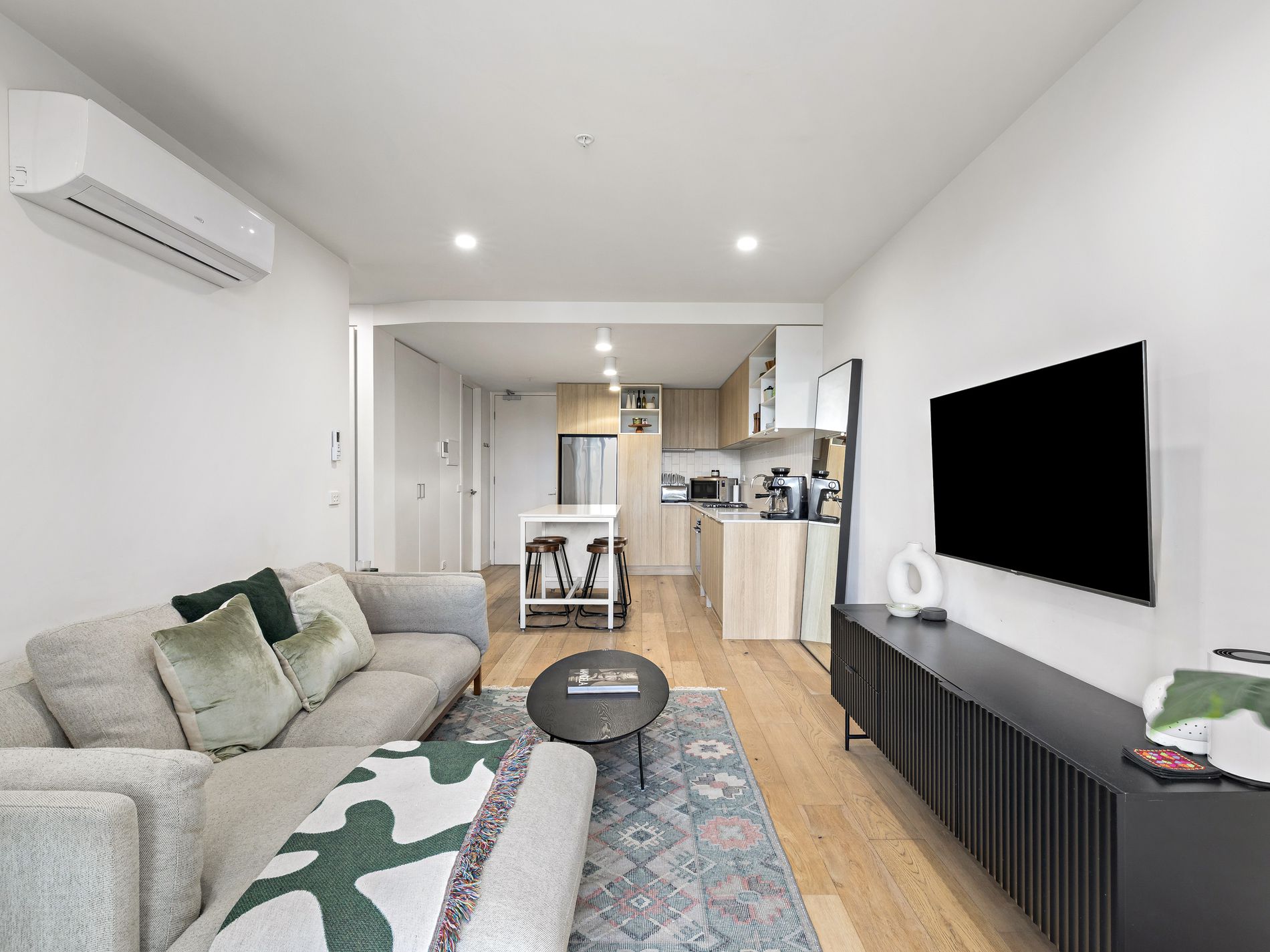 202 / 2B Williamstown Road, Kingsville