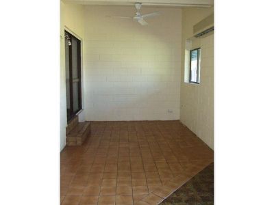 2 / 23 Walker, Cooktown