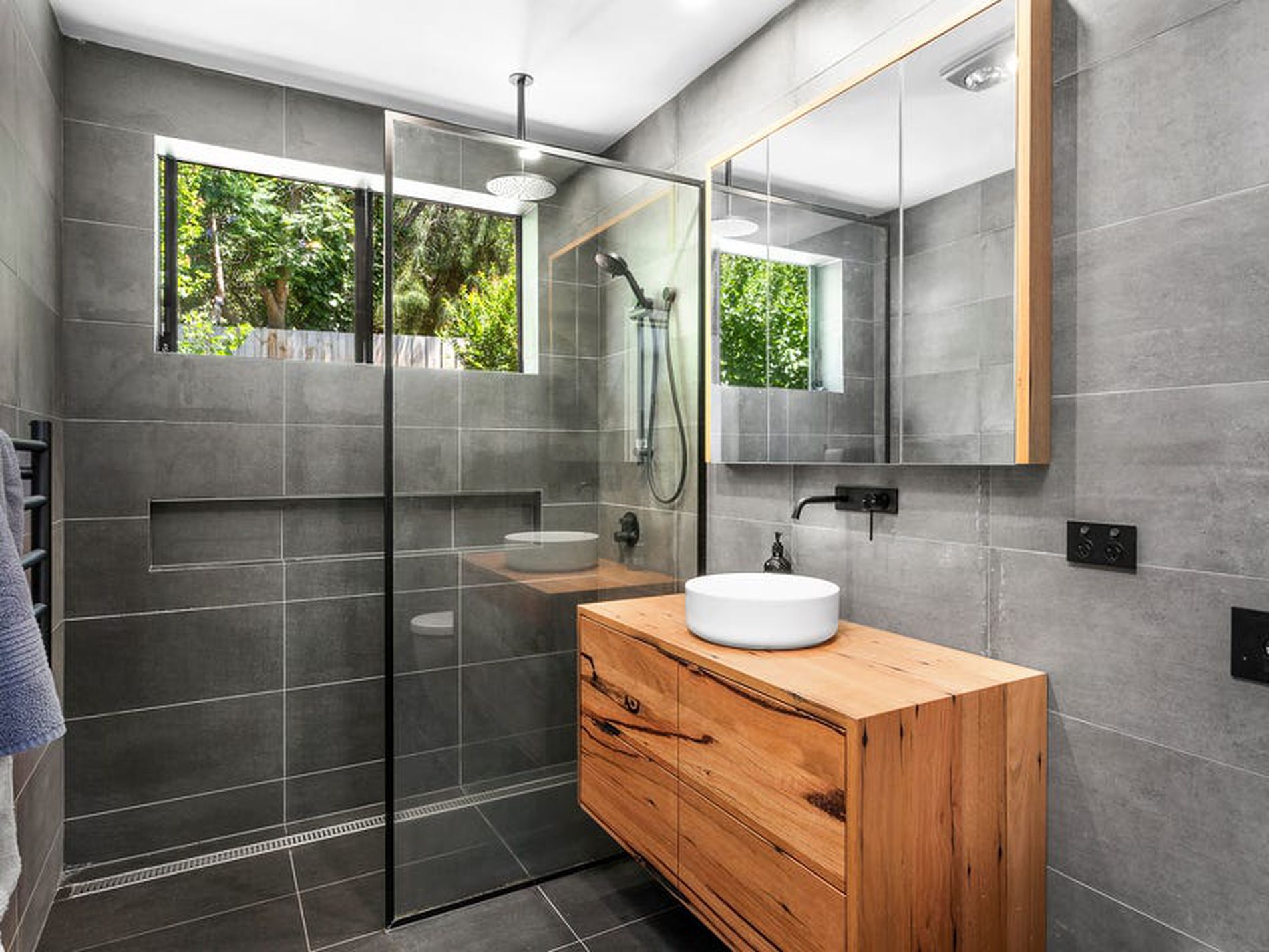 35 Queens Road, Newtown